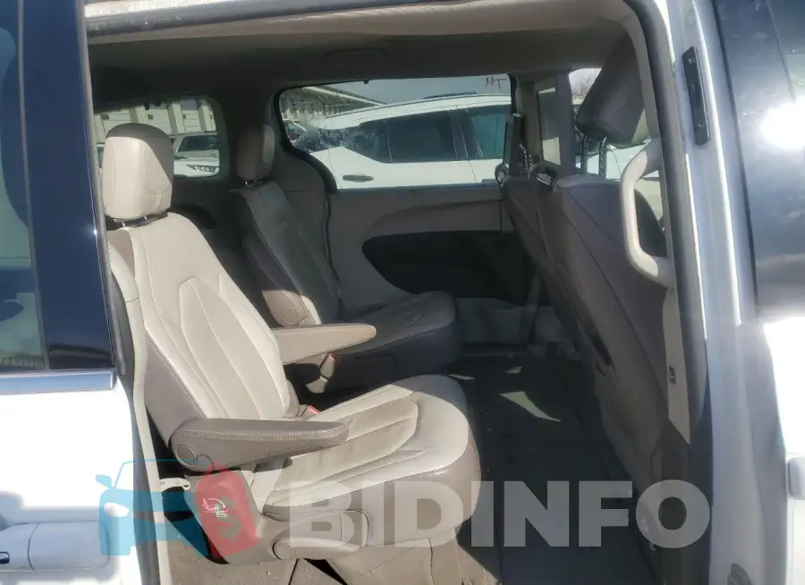 2C4RC1EG7HR627936 Photo# 11