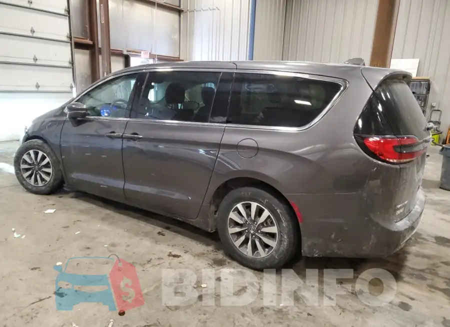 2C4RC1L73NR120983 Photo# 2