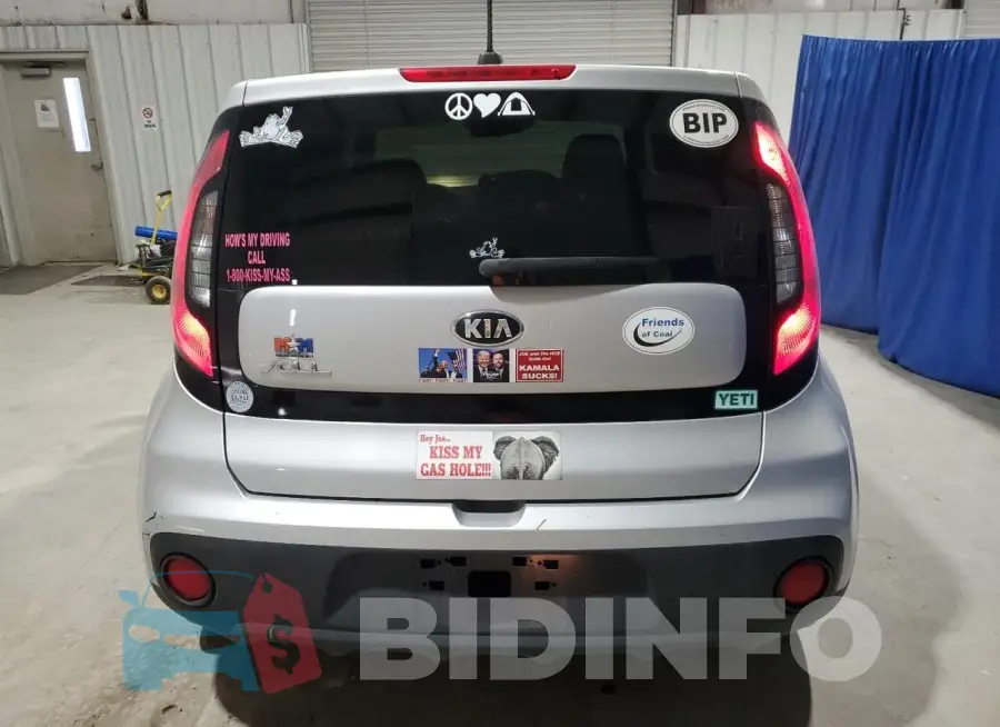 KNDJN2A2XH7454051 Photo# 6