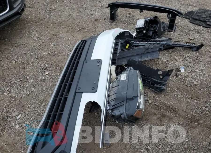 1V2UR2CA8KC565782 Photo# 13