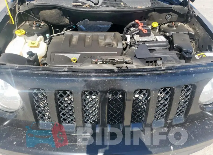 1C4NJPFB3HD183676 Photo# 12