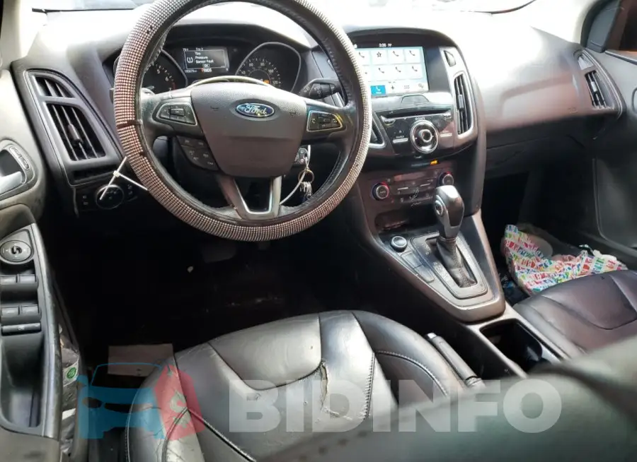 1FADP3F25GL304527 Photo# 8