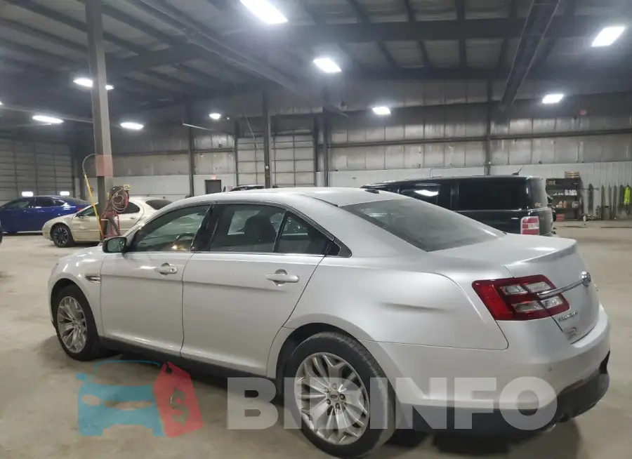 1FAHP2F88JG110302 Photo# 2
