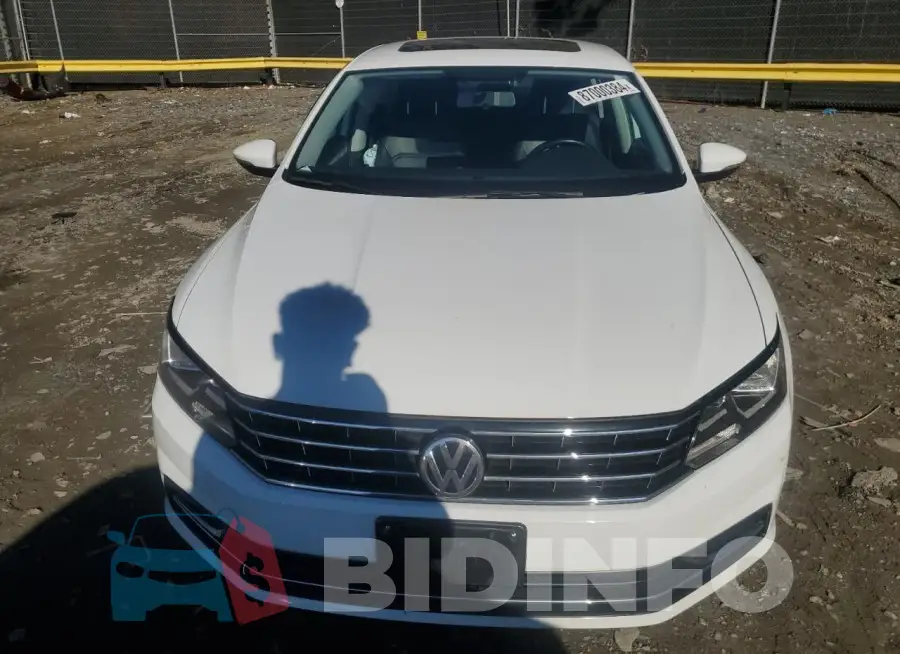 1VWLA7A36KC002457 Photo# 5