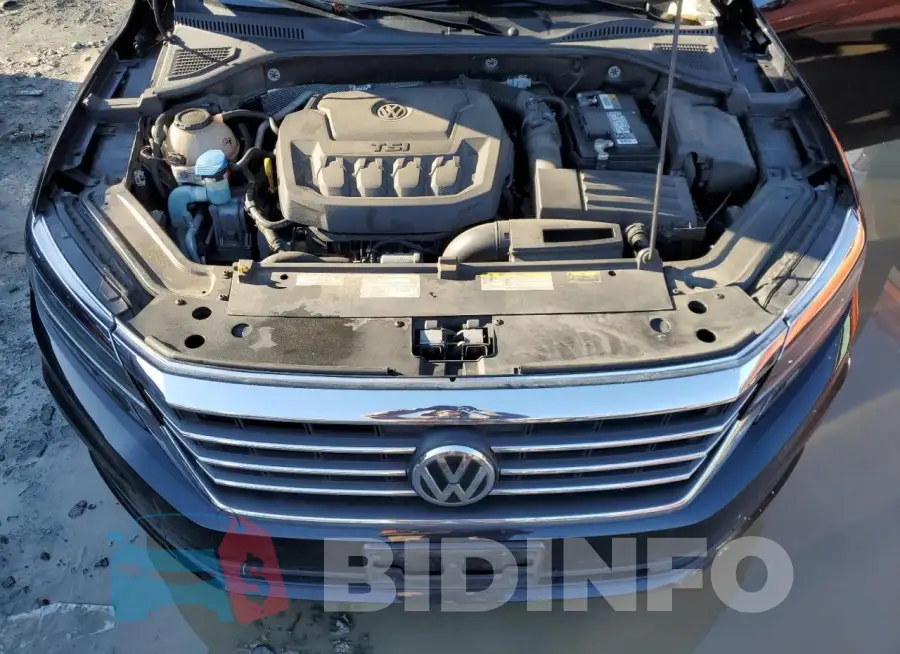 1VWSA7A38MC000143 Photo# 11