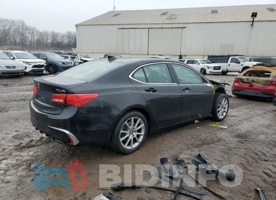 19UUB2F33JA005828 Photo# 3