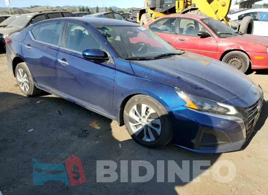 1N4BL4BV2PN411483 Photo# 4