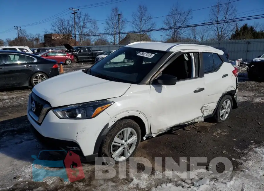 3N1CP5CU1JL529937 Photo# 1