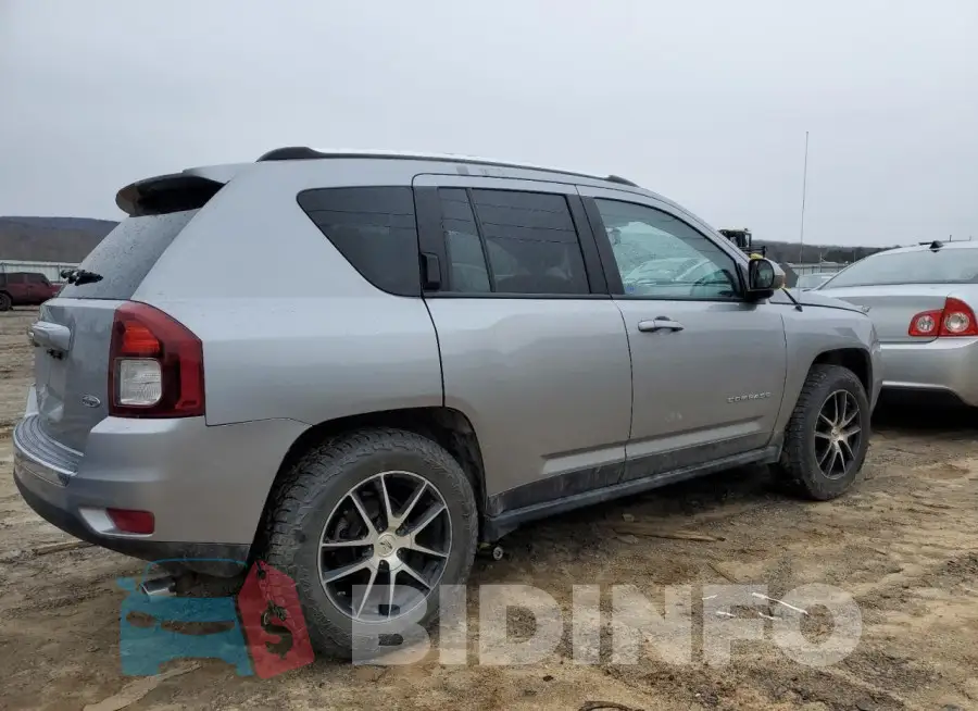 1C4NJDEB5HD167737 Photo# 3
