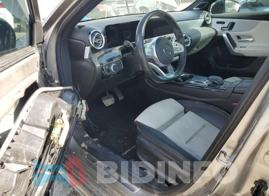 WDD3G4FB3KW017700 Photo# 8