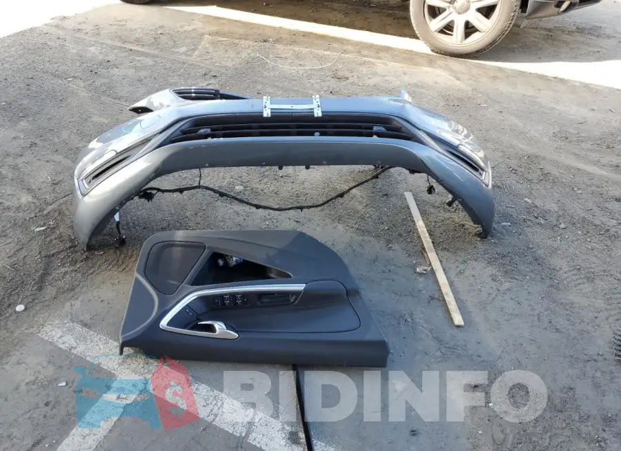LYV402TK9HB126740 Photo# 12