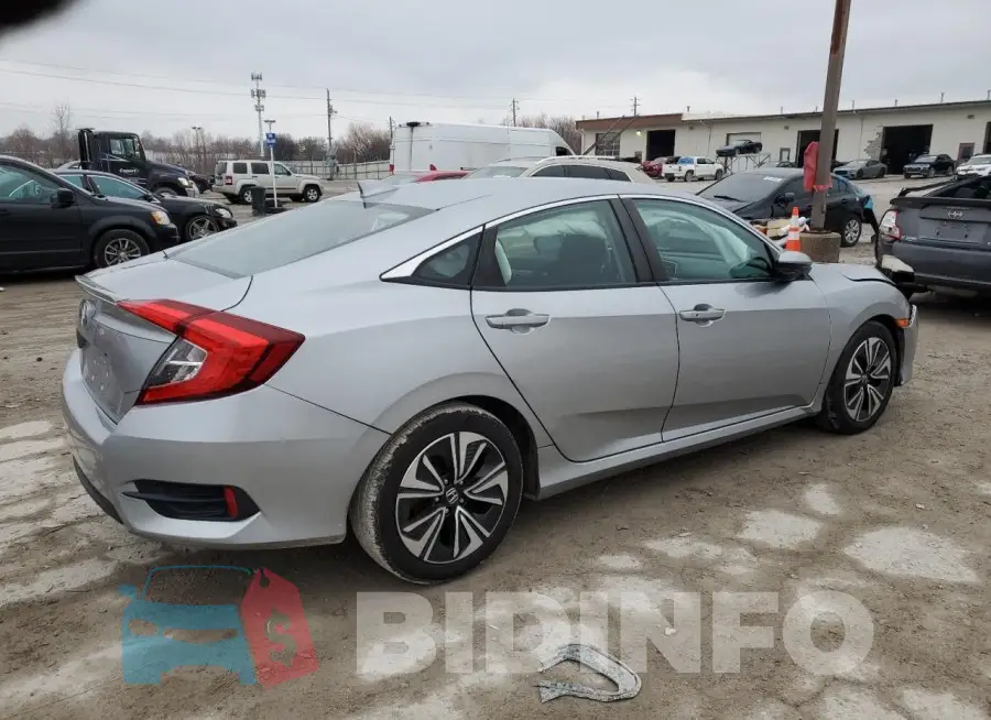 19XFC1F33HE012557 Photo# 3