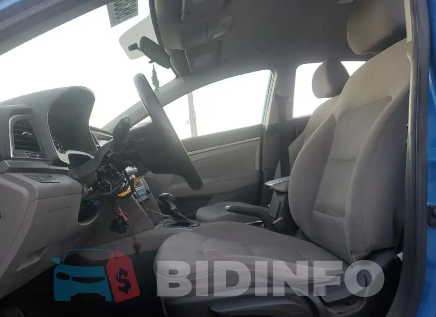 5NPD84LF2JH305442 Photo# 7