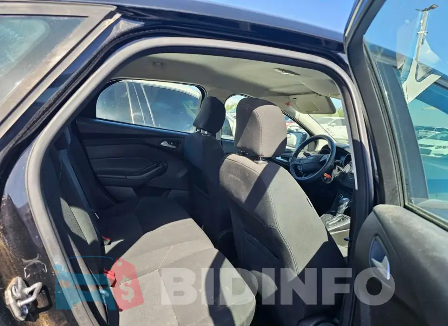 1FADP3K2XGL283163 Photo# 6