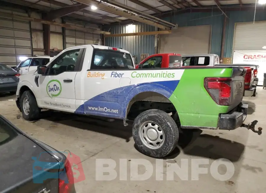 1FTNF1L8XRKD12825 Photo# 2