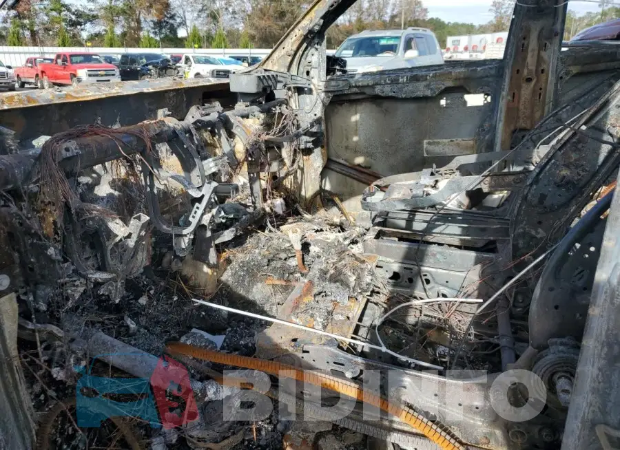 3C63RRGL8LG271242 Photo# 7
