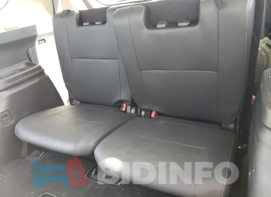 JA4AD3A34KZ007187 Photo# 10