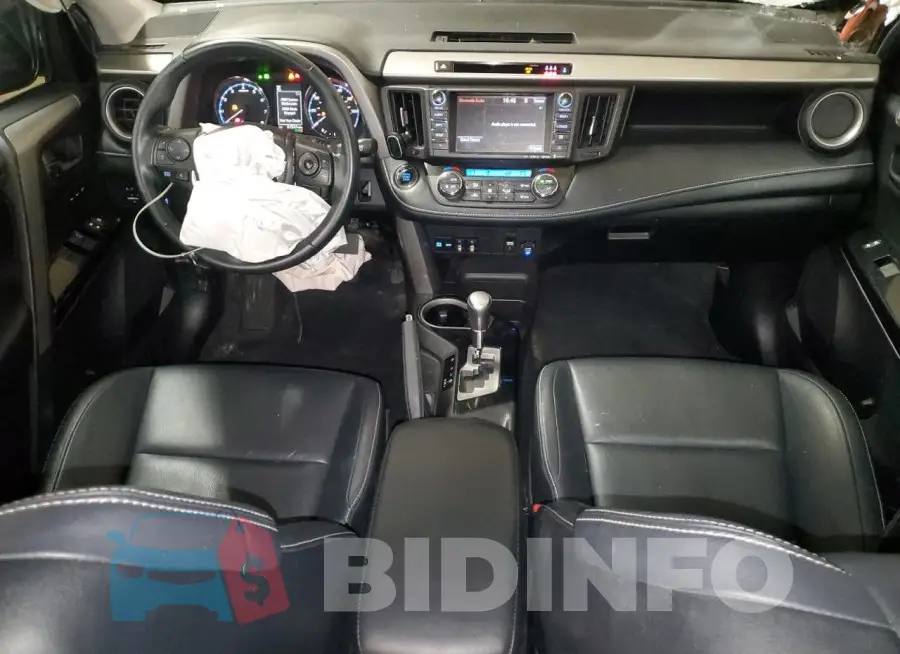2T3DFREV8JW801216 Photo# 8