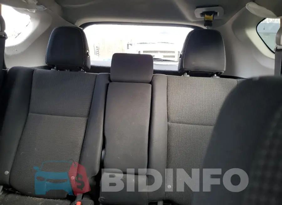 2T3RFREV8JW825361 Photo# 10