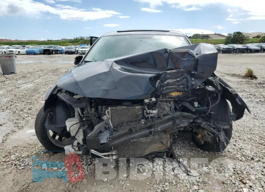 1VWLA7A36KC009957 Photo# 5