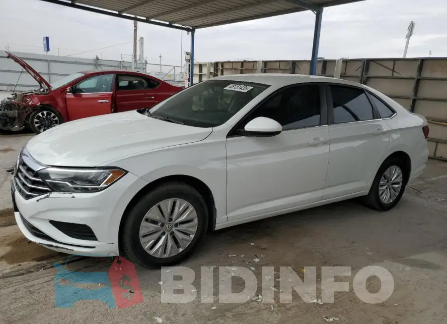3VWCB7BUXKM144667 Photo# 1