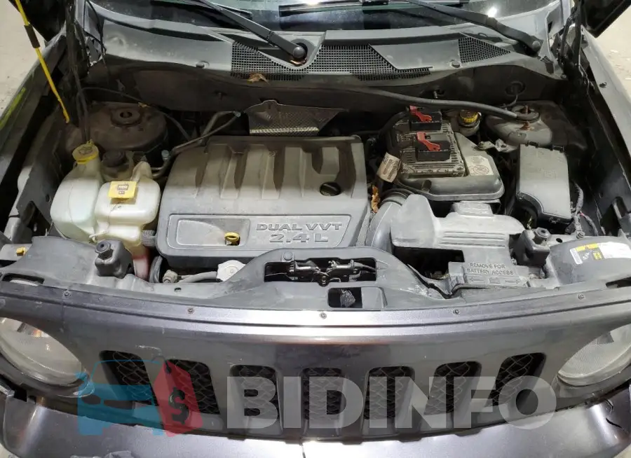 1C4NJRBBXGD627247 Photo# 12