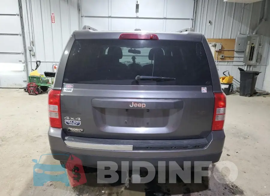 1C4NJRBBXGD627247 Photo# 6