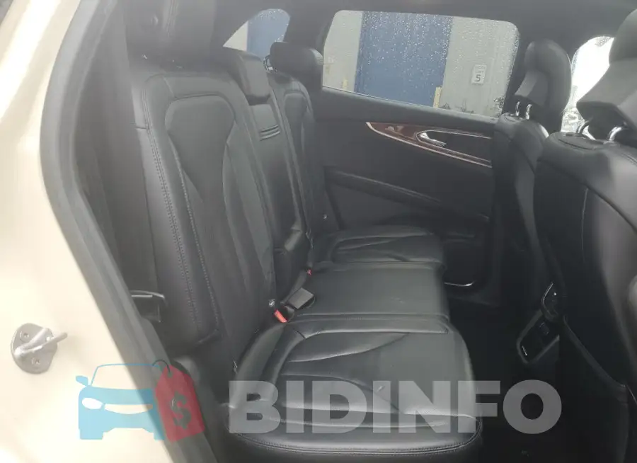 2LMPJ8LR5JBL18233 Photo# 11