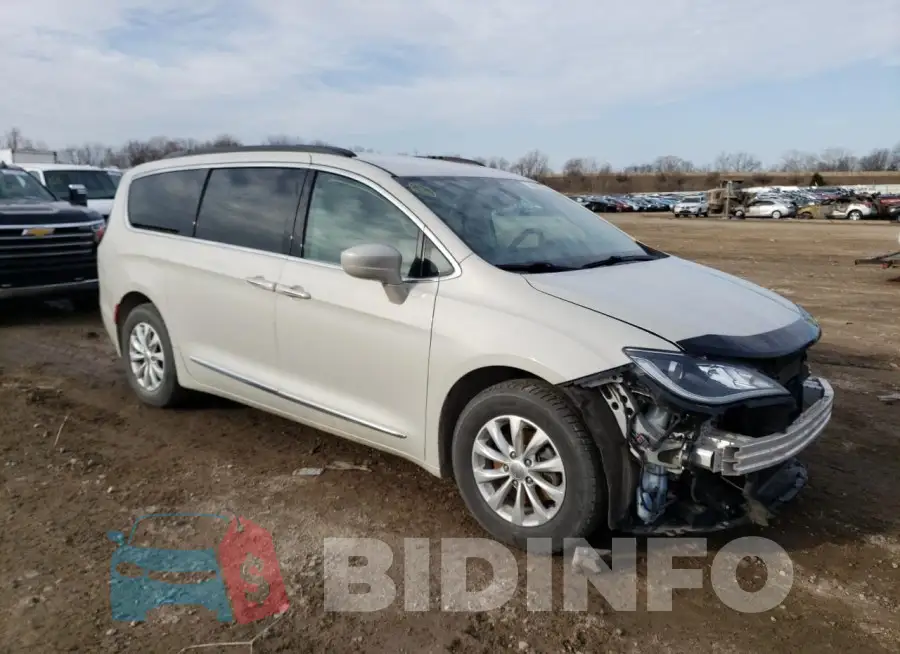 2C4RC1BG7HR570917 Photo# 4