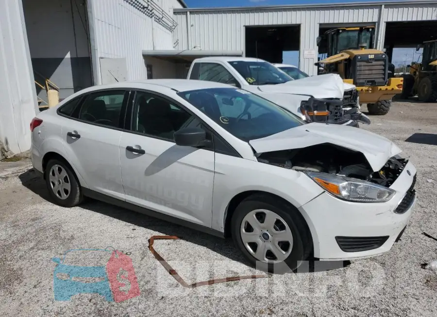 1FADP3E22JL276100 Photo# 4