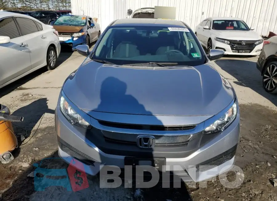 19XFC2F5XGE239573 Photo# 5