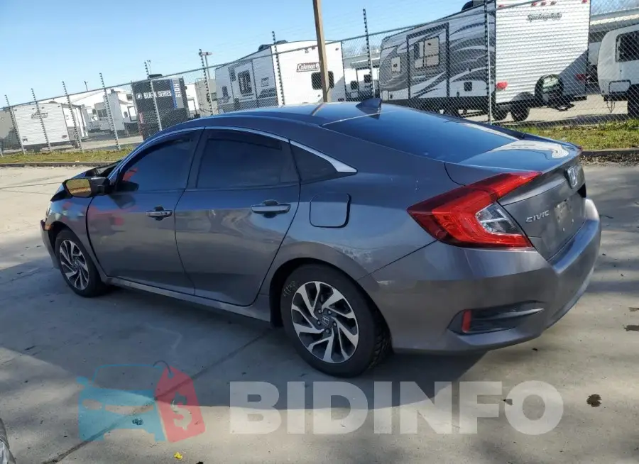 19XFC2F72JE204938 Photo# 2