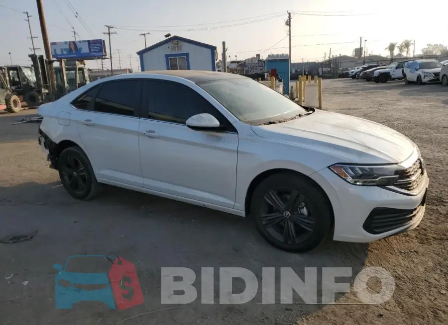 3VW7M7BUXRM040749 Photo# 4