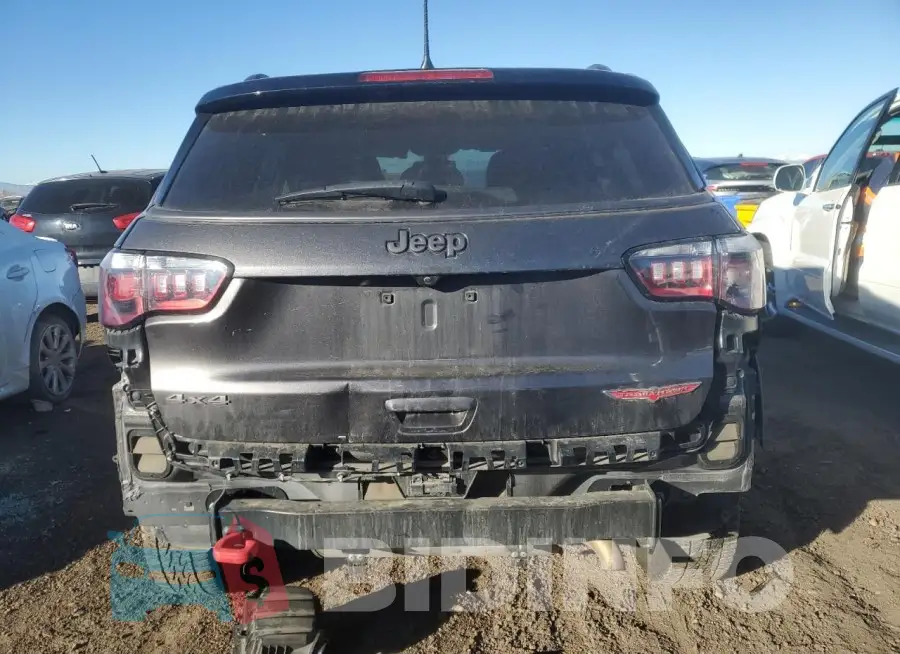 3C4NJDDB6LT157335 Photo# 6
