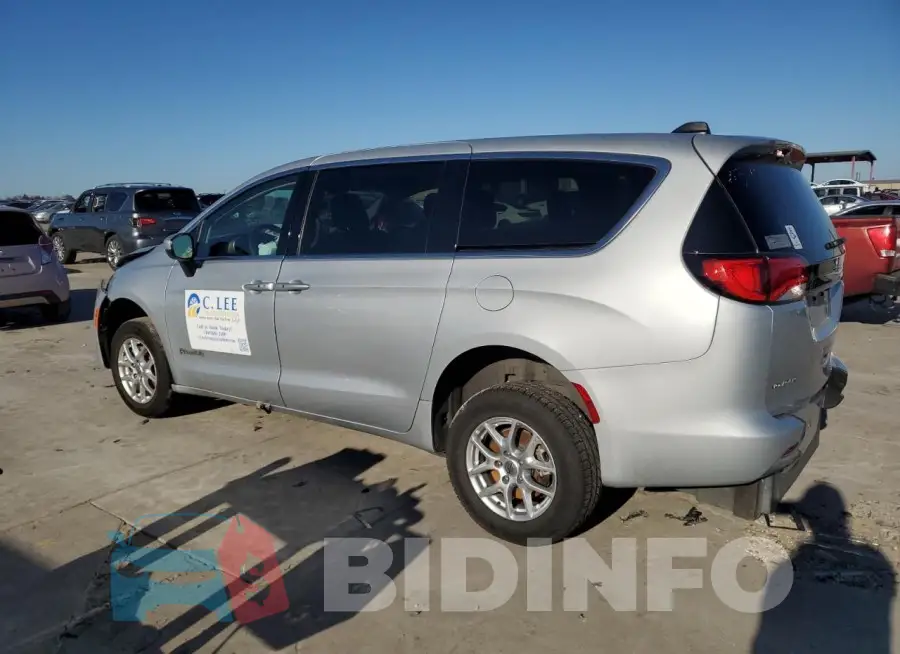 2C4RC1CG4NR224317 Photo# 2