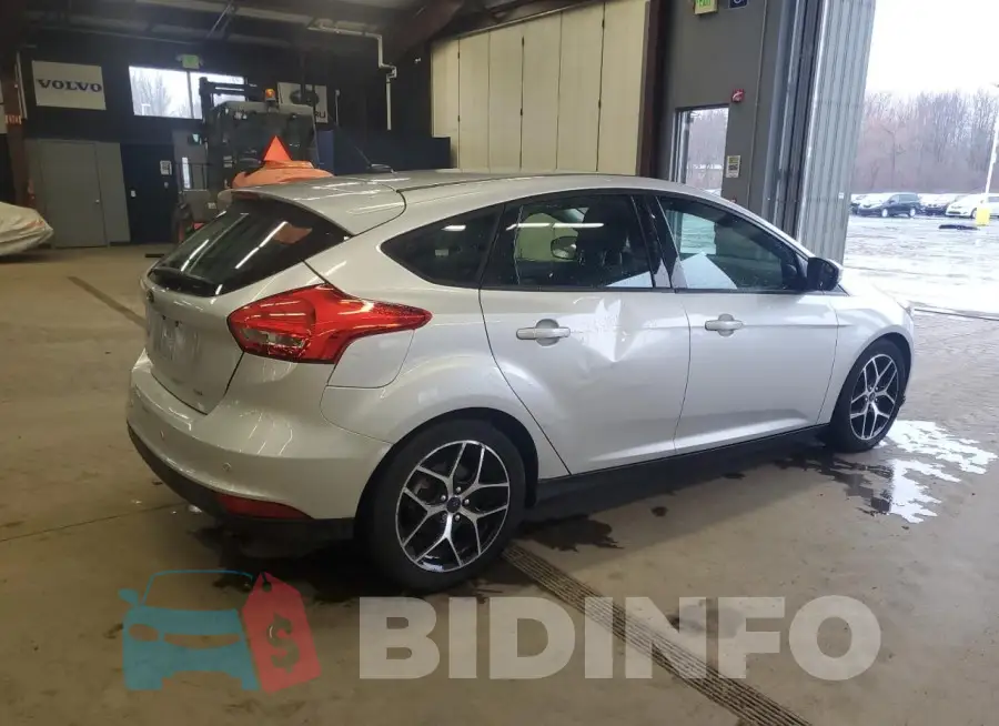 1FADP3M2XHL305449 Photo# 3