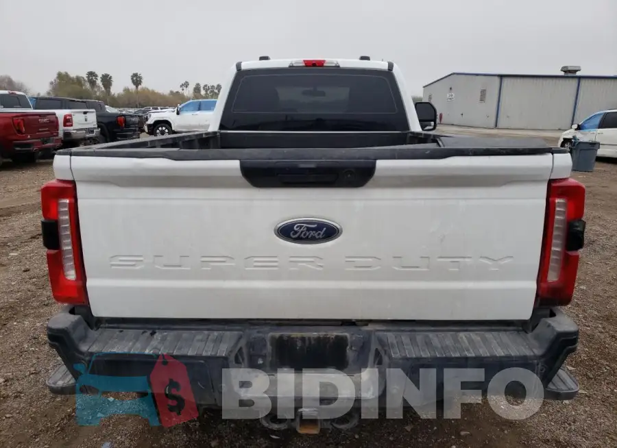 1FTBF2AA6PEC61110 Photo# 6