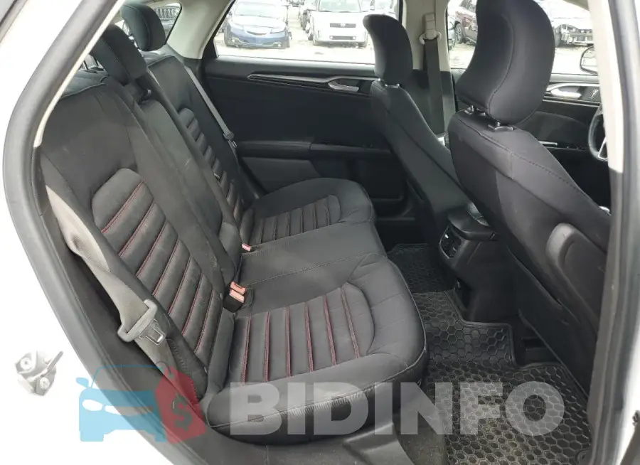 3FA6P0LU9GR360310 Photo# 10