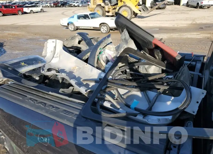 1C6SRFLT5KN704067 Photo# 12