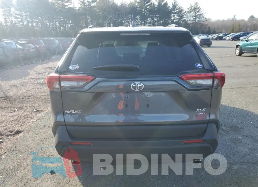 2T3A1RFV8RC437554 Photo# 6