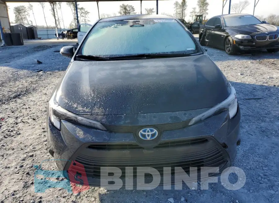 JTDBCMFE8R3056208 Photo# 5