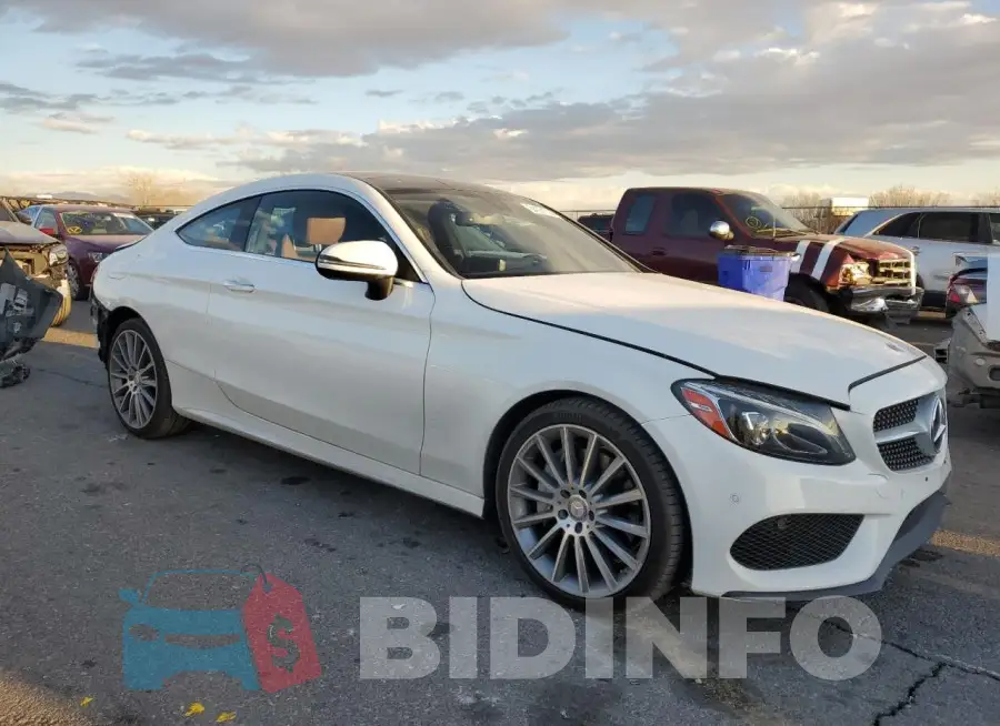 WDDWJ4JB8HF358637 Photo# 4