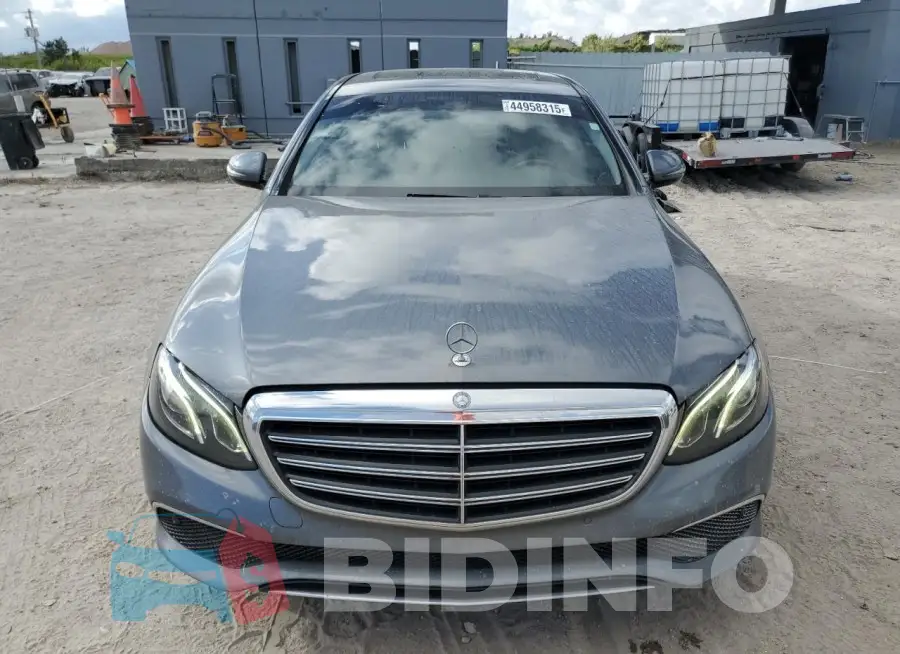 WDDZF4JB9HA093397 Photo# 5