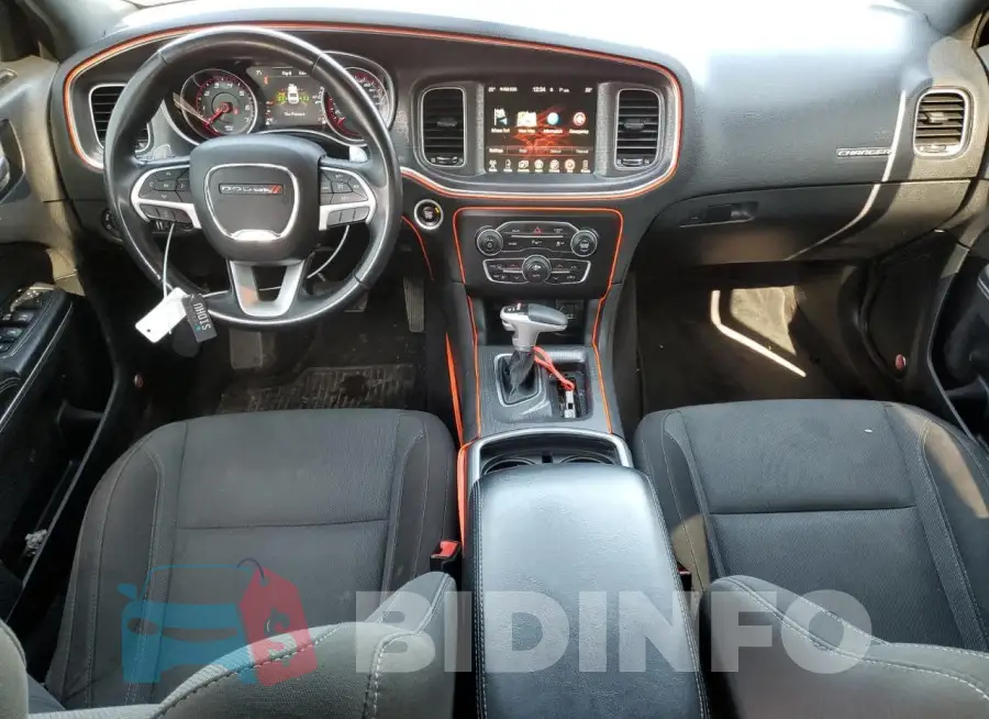 2C3CDXHG4HH622818 Photo# 8