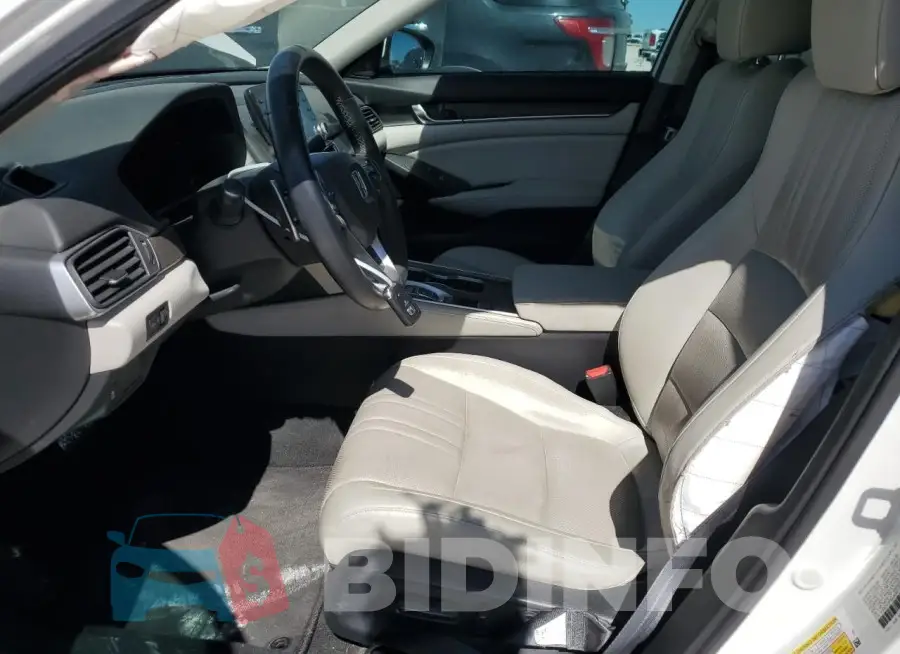 1HGCV2F55JA007777 Photo# 7
