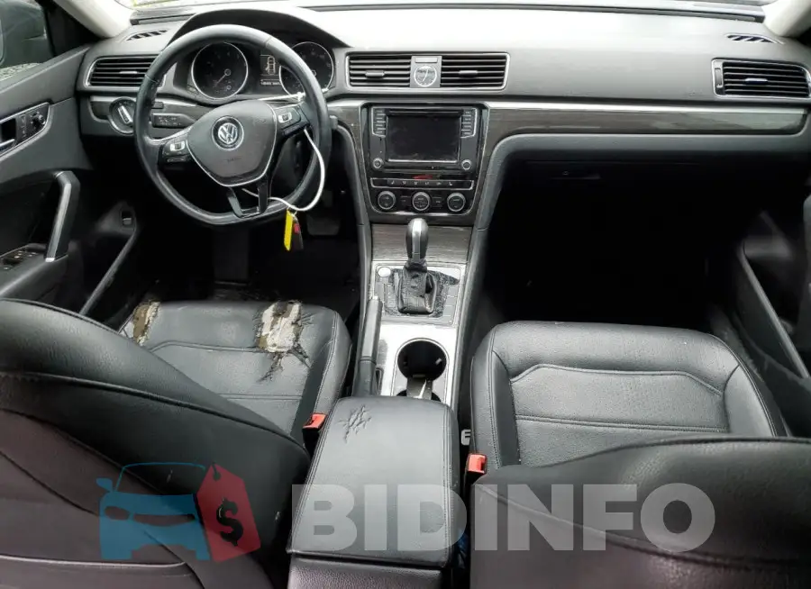 1VWBT7A3XHC040093 Photo# 8