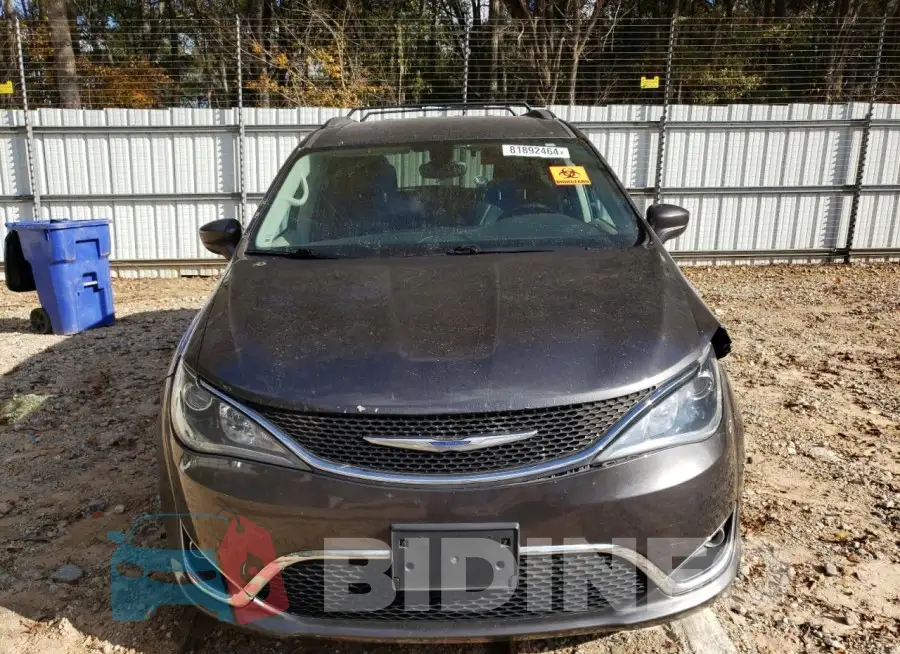 2C4RC1BGXHR733818 Photo# 5