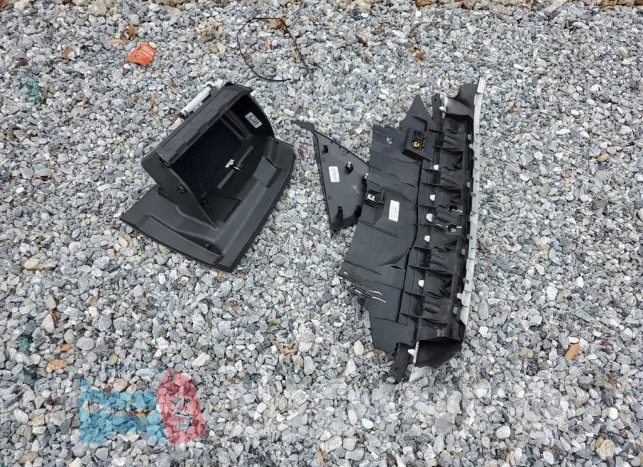 1FADP3FE2GL207442 Photo# 12
