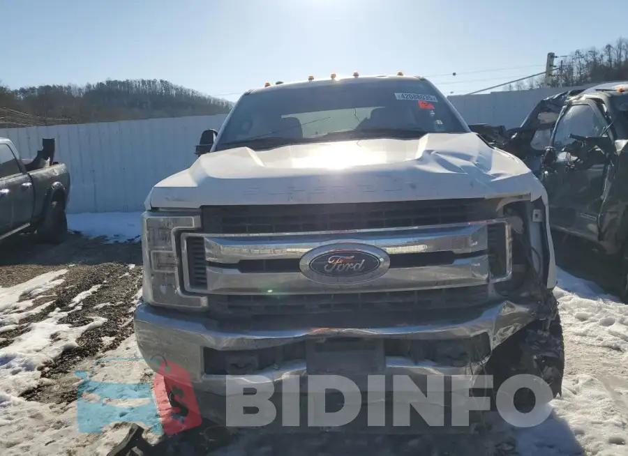 1FT7W2B60JEB83723 Photo# 5