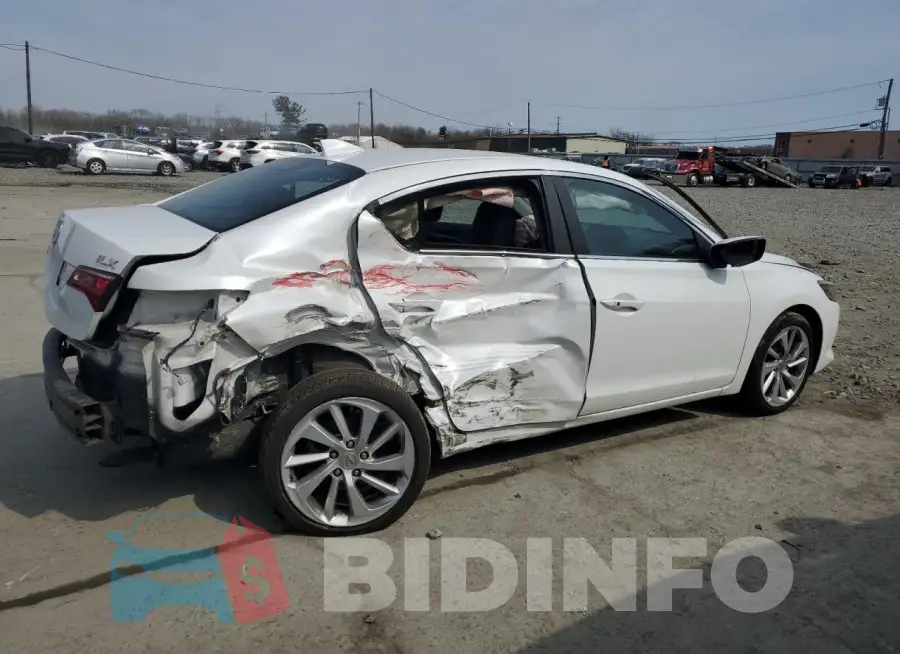19UDE2F35JA008897 Photo# 3